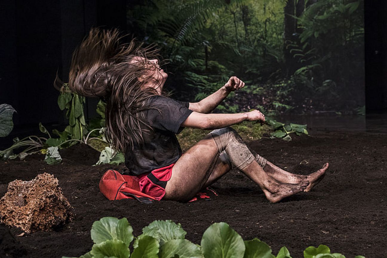 csm_TiA-Claire-Vivien-Sobottke-Velvet-c-Dajana-Lothert-27